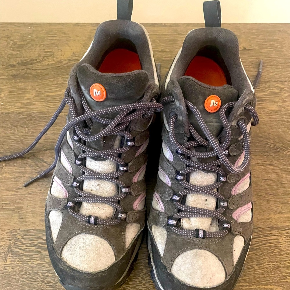 Merrell size 9 hiking shoe